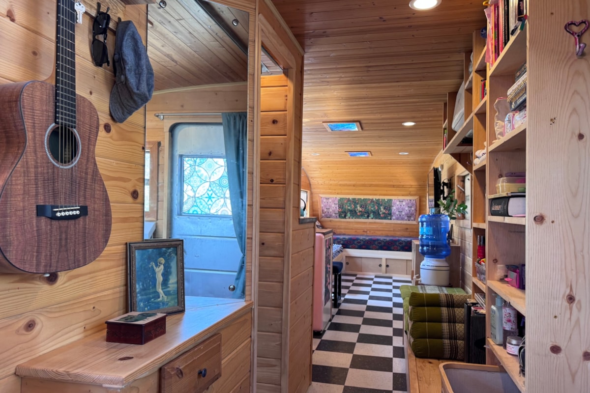 1953 Spartan "Royal Spartanette" Tiny House - 35 ft - Image 1 Thumbnail