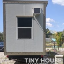 34.5' Tiny house on wheels 2019 Core Housing Solutions Dragonfly model - Image 4 Thumbnail