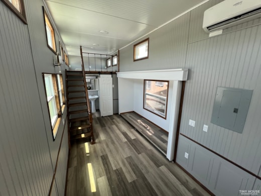 Beautiful Tiny Home – Spacious slide-out, Fully Equipped & Move-In Ready