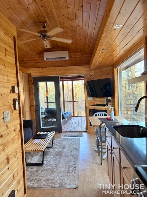 Escape Classic King Tiny Home on ZAGAT Award Winning Lake Resort - Image 1 Thumbnail