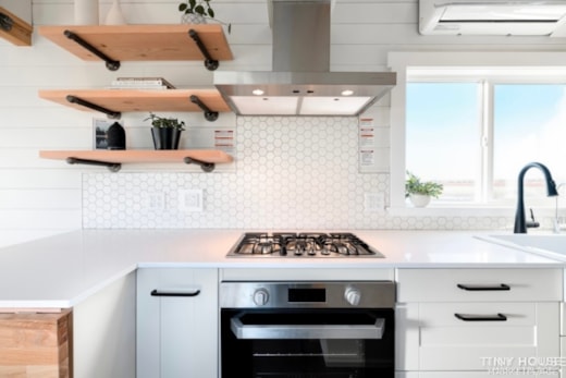 Healthy Tiny House modern + minimalist w/ soaking tub, NON-TOXIC, LOW VOC + EMF