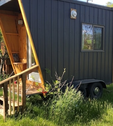Luxury Mobile Studio / Office - Image 2 Thumbnail