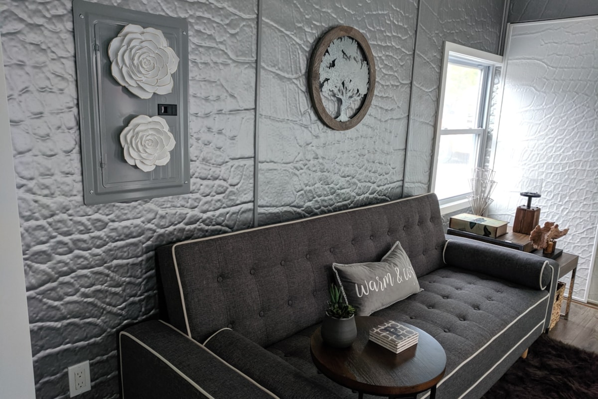 Modern Tiny Home - Image 1 Thumbnail